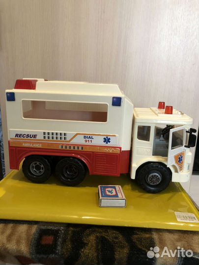 Машина скорой помощи Max