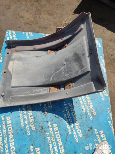 Подкрылок. Iveco Eurotrakker 2005