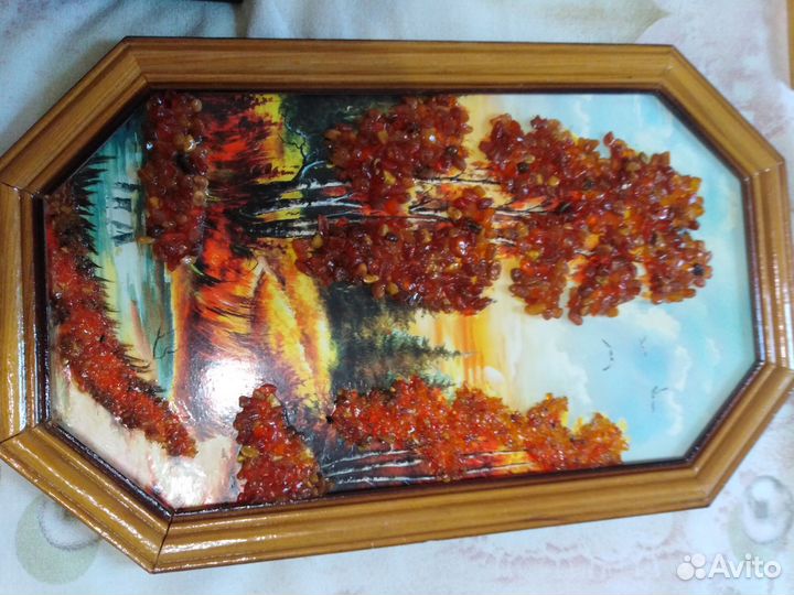 Панно из янтаря