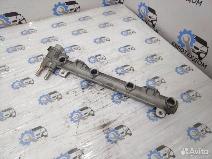 Рейка топливная (рампа) Volkswagen Golf 4 1.4 2002