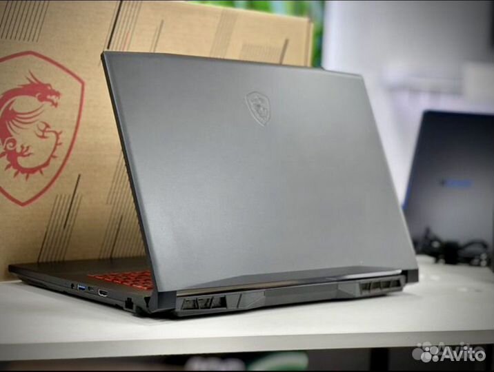 Новый MSI Katana 17.3 144Hz Core i7 12 RTX3050