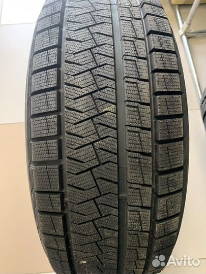 Pirelli Formula Ice 215/60 R17 100T
