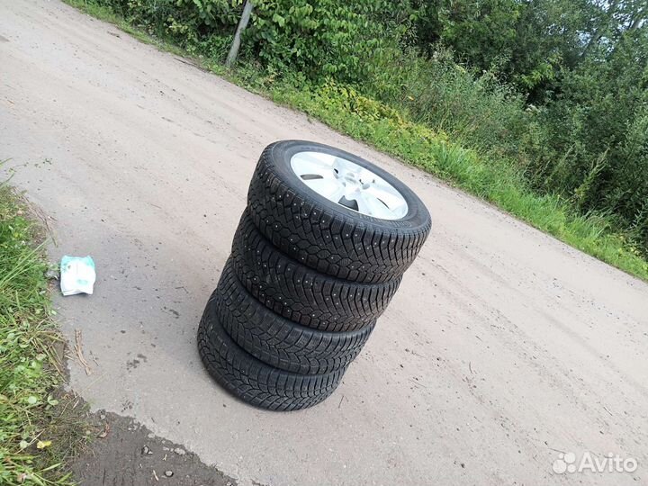 R16 Continental ContiIceContact 215/55, PCD 5x114.3 DIA 66.1