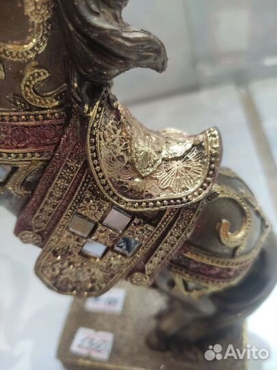 Фигурка лошадь