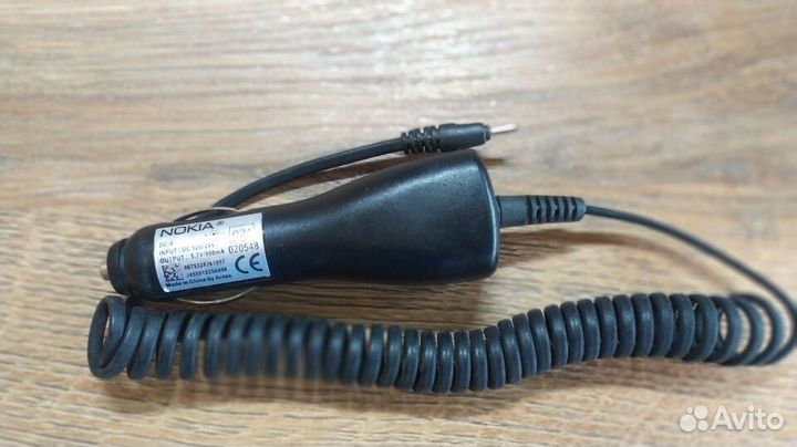 Оригинальная автомобильная зарядка Nokia DC-4