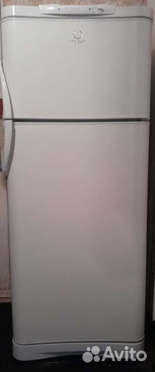 Холодильник Indesit бу