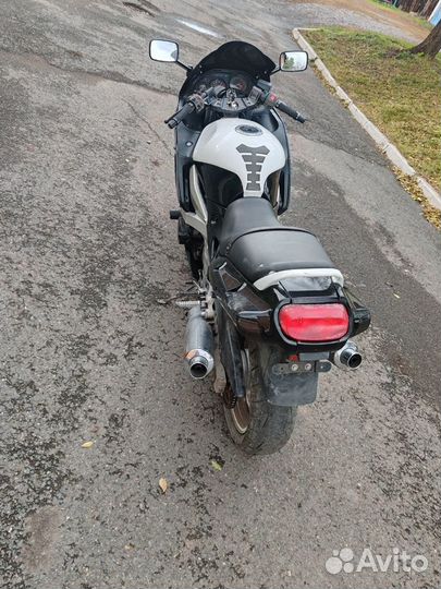 Kawasaki zzr400