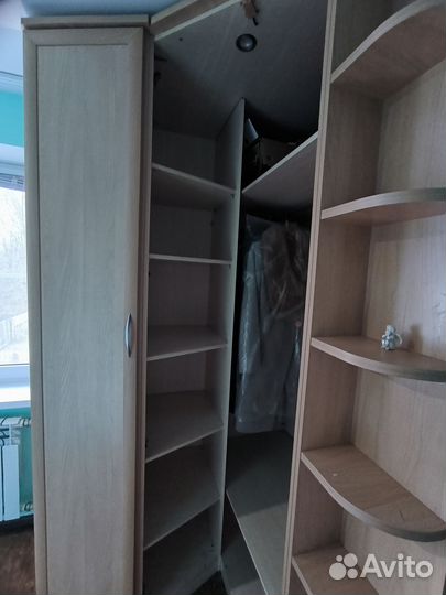 Угловой шкаф