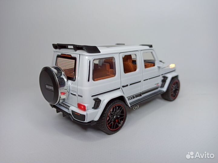 Модель автомобиля Mercedes-Benz G-Class Brabus 800