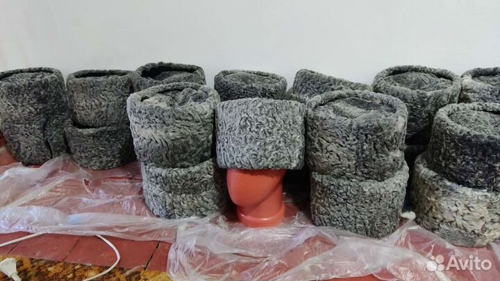 Каракулевая шапка