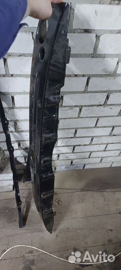 Усилитель переднего бампера для Ssang Yong Kyron