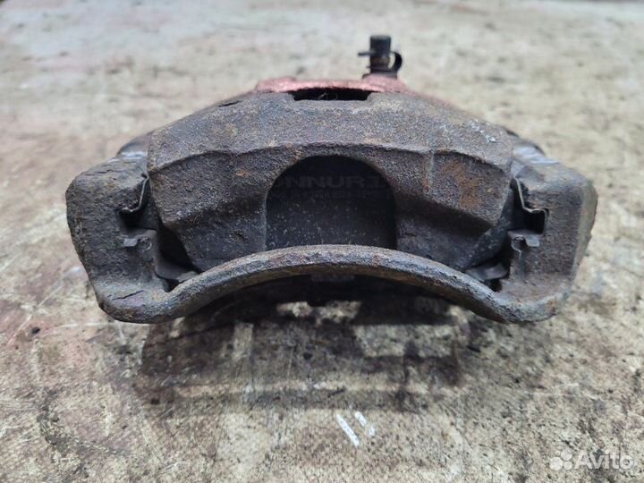 Суппорт передний левый Chevrolet Aveo T250 F14D4