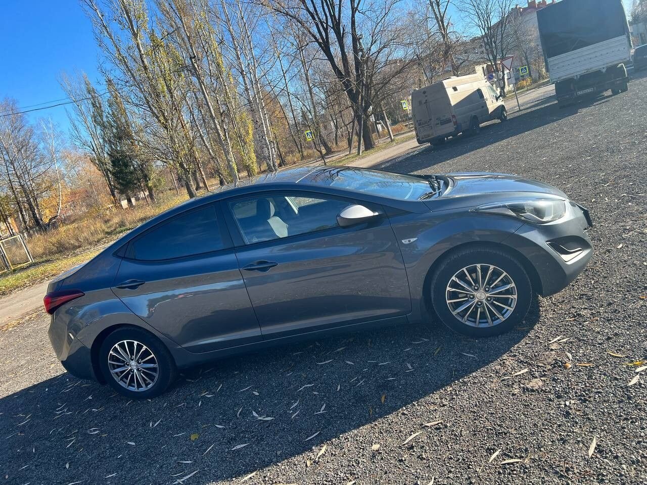 Hyundai Elantra: фото владельца