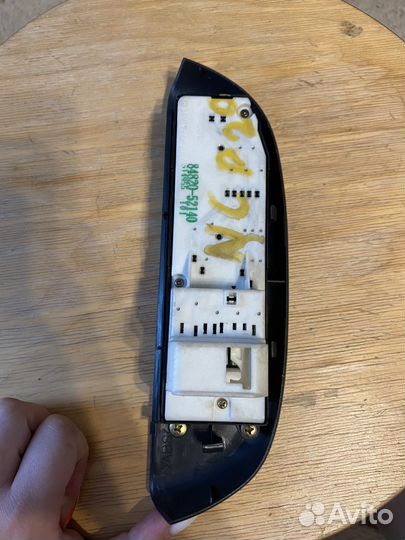 Блок стеклоподъемника на toyota funcargo