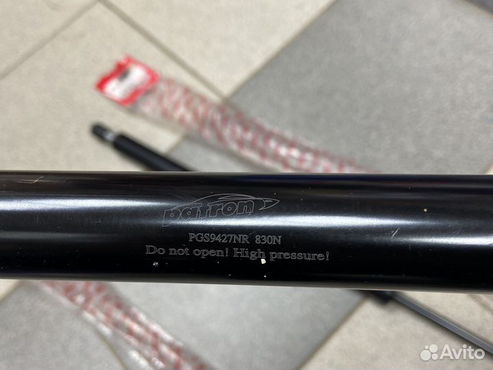 Амортизатор крышки багажника vw T4 2 шт