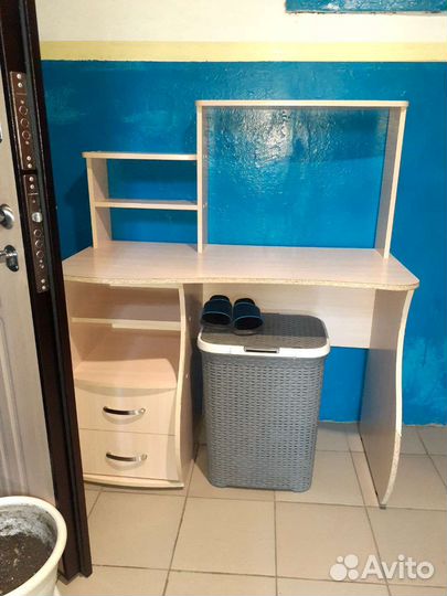 Письменный стол