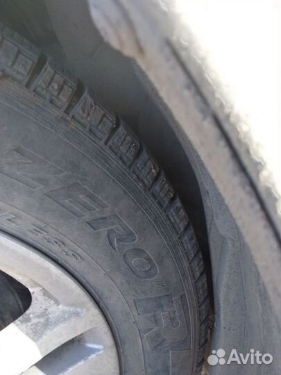 Pirelli Ice Zero SUV 225/65 R17