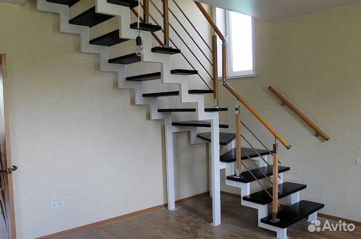 Металлический каркас лестницы. Лестница под ключ