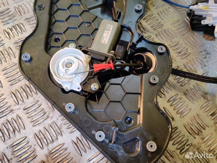 Замок двери задний правый Audi A8 D4 4HC 4HL ctga