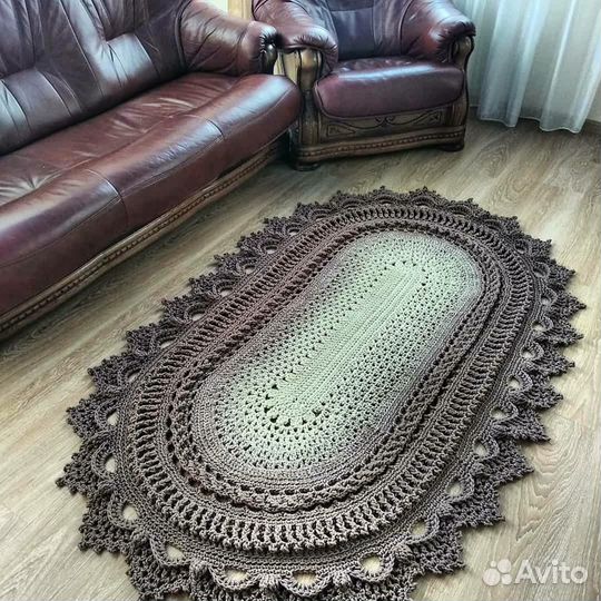 Вязаный ковёр ручной работы