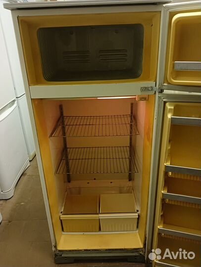 Двухкамерный холодильник 