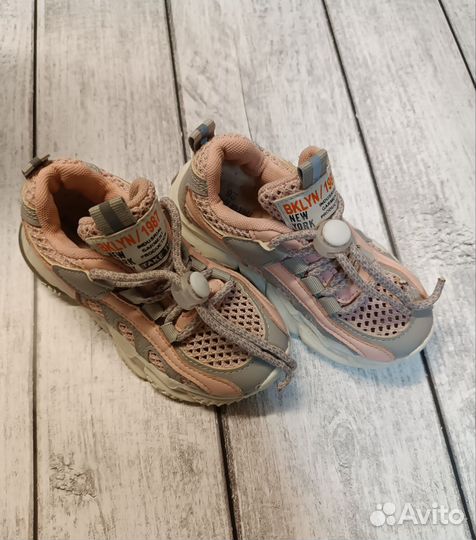 Кроссовки для девочки