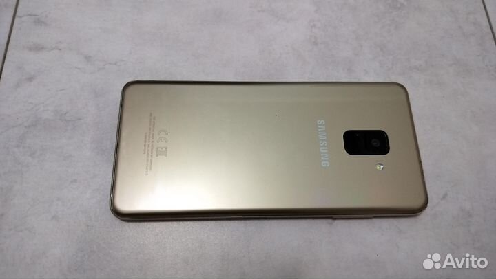 Samsung Galaxy A8+, 4/32 ГБ