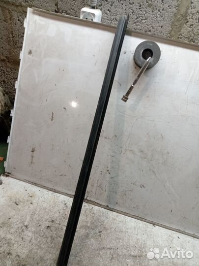 Бархотка передней правой двери внутренняя Skoda Ra