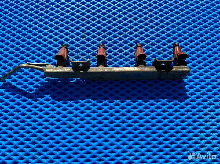 Топливная рампа Nissan Almera n16