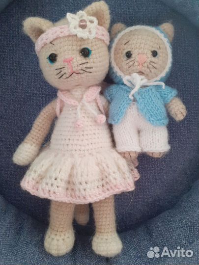 Вязаные игрушки Кошечка с котёнком