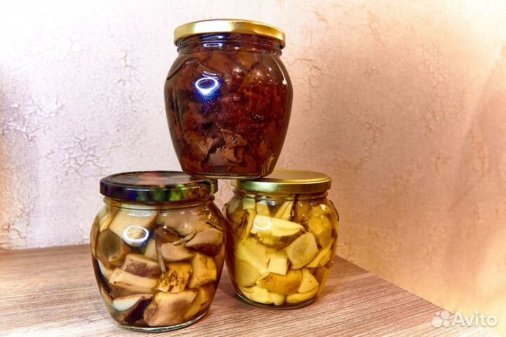 Грибы маринованные