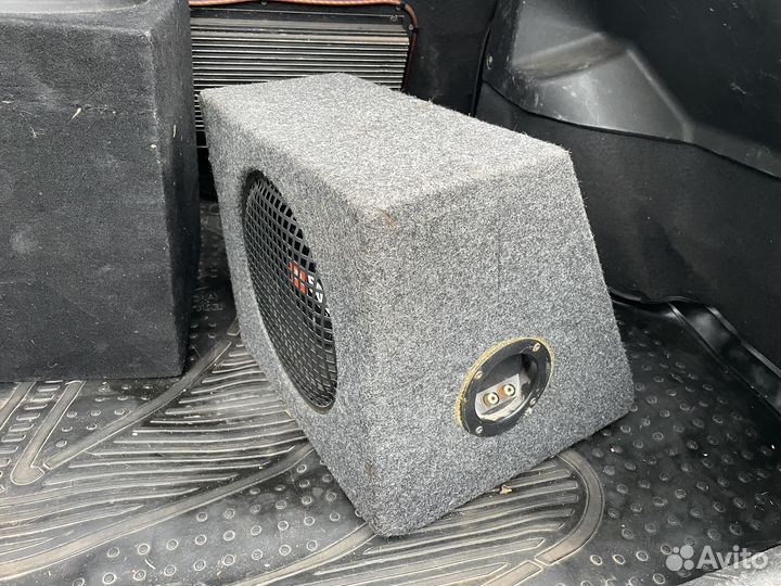 Сабвуфер 10 дюймов JBL CS1014