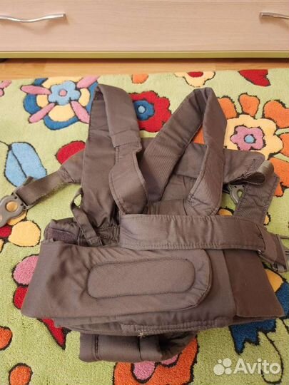 Рюкзак-переноска фирмы Tomy в идеальном состоянии