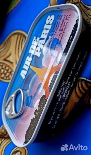 France. Франция. Сувенир Воздух Парижа в банке