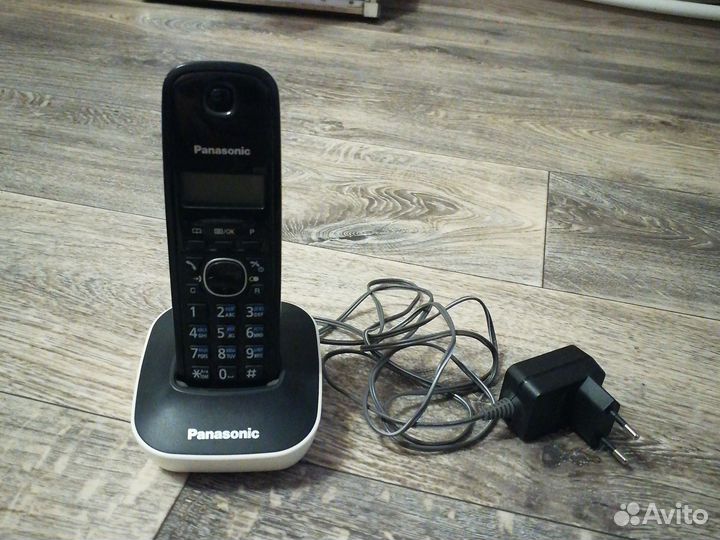 Panasonic KX-TG1611RUW радиотелефон