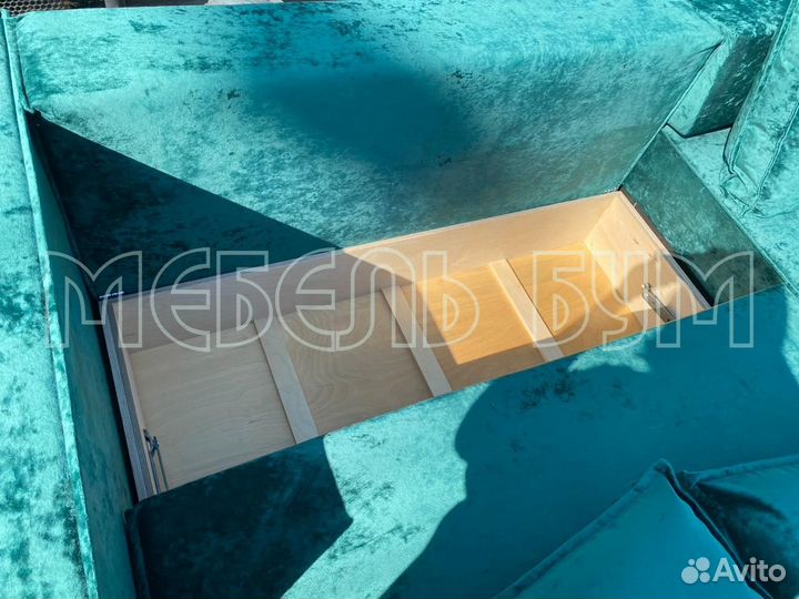 Диван угловой в стиле лофт