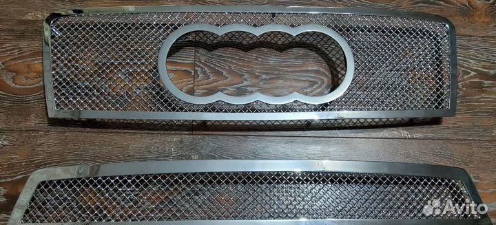 Накладка хром решётки радиатора audi A6