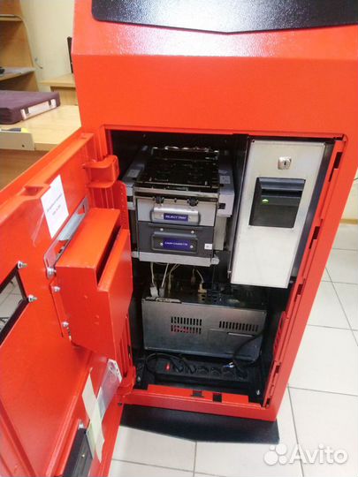 Платежные терминалы с функцией выдачи сдачи