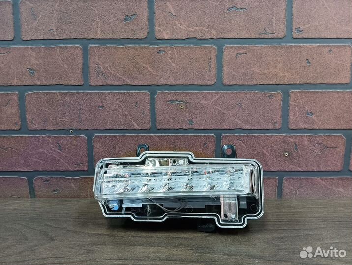 Ходовой огонь левый Митсубиси Паджеро