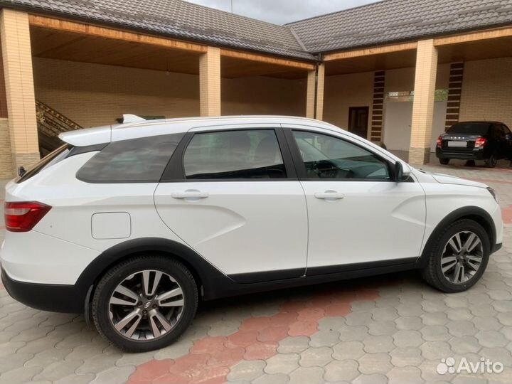 LADA Vesta Cross 1.8 AMT, 2018, 131 000 км
