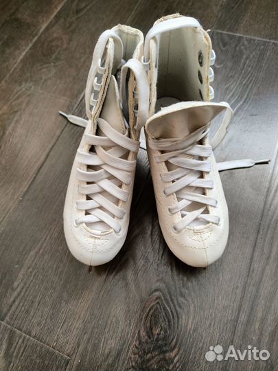 Коньки детские, размер 28