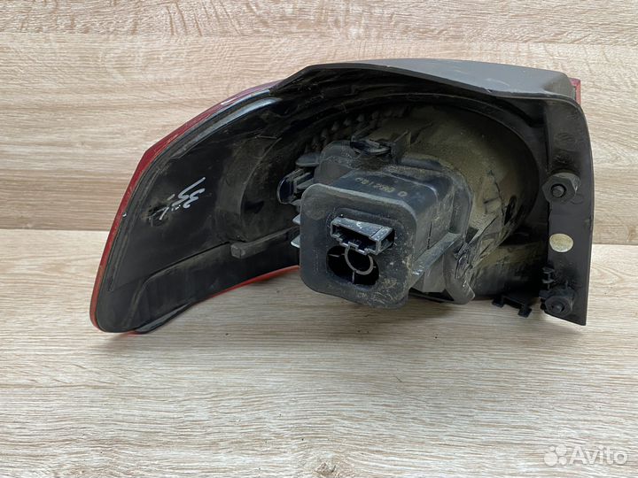 Фонарь задний правый Volkswagen Golf 6 111731