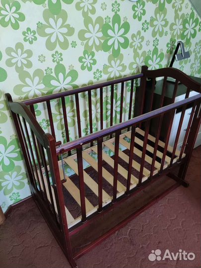 Детская кроватка