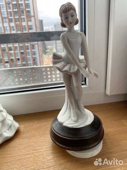 Фарфоровая статуэтка балерина музыкальная Япония
