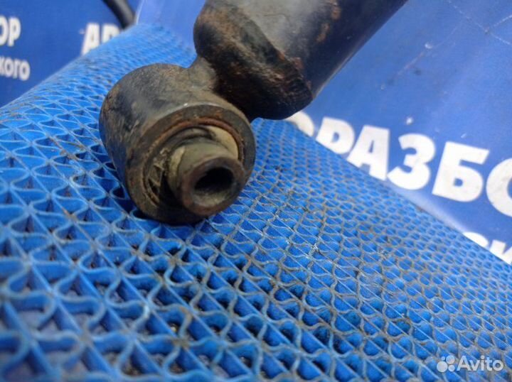 Задний амортизатор Audi 80 седан 1990