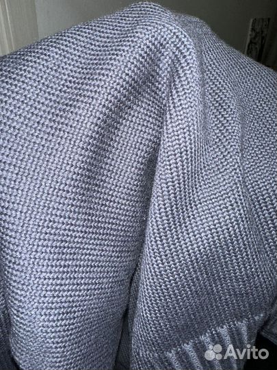 Свитер серый