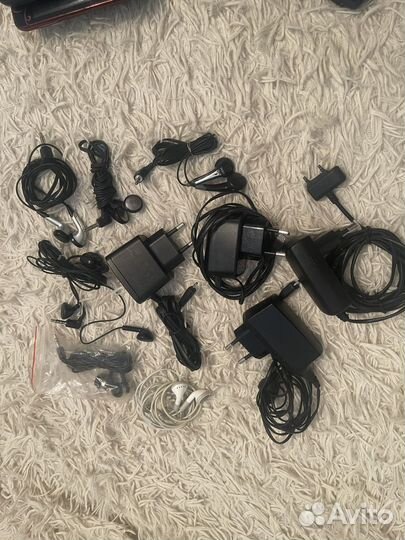 Телефоны и аксессуары пакетом