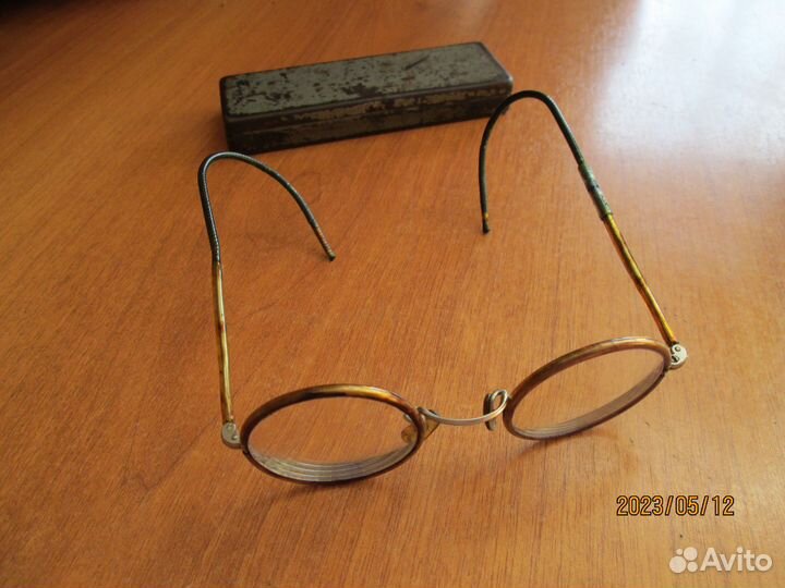 Очки с футляром. Старинные