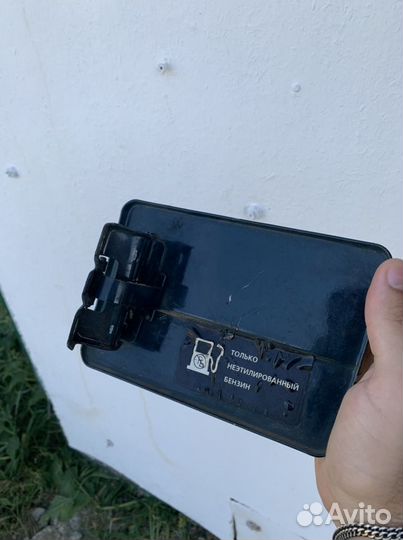 Лючок бензобака на ваз 2107