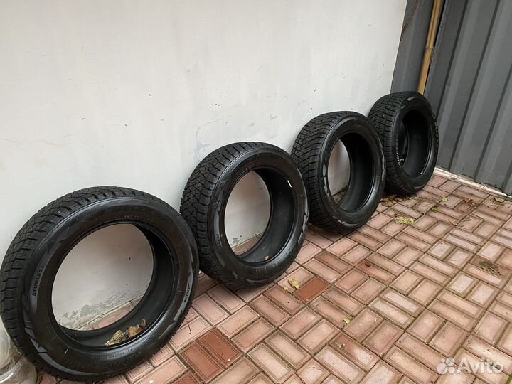 Bridgestone Blizzak Ice 2.25/60 R18